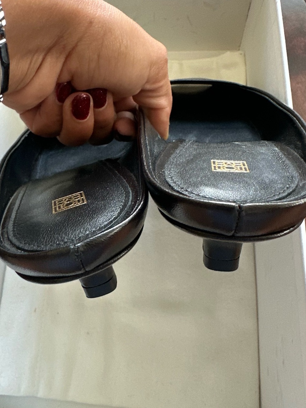 Toteme Black Leather Square-Toe Slip-On Mule TOTEME Leather Mules - Picture 8 of 16